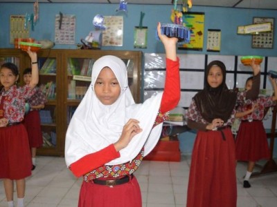 Belajar Tari Daerah